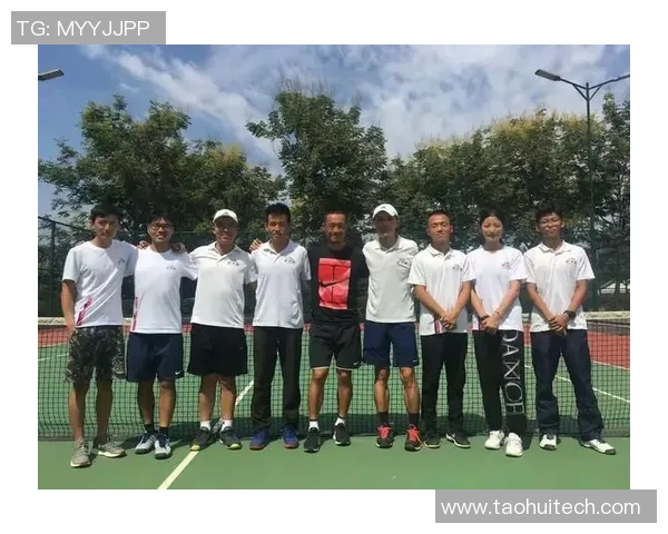 西安网球队在冠军赛中的团队协作展现出卓越实力与默契配合 西安网球队在冠军赛中的团队协作展现出卓越实力与默契配合