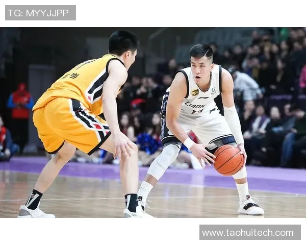 南京篮球队强势领跑联赛积分榜以93分领先其他球队展现冠军实力 南京篮球队强势领跑联赛积分榜以93分领先其他球队展现冠军实力