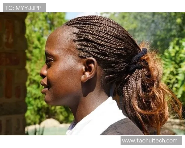 足球明星黑人脏辫的魅力与风格探讨及其在球场上的影响力分析